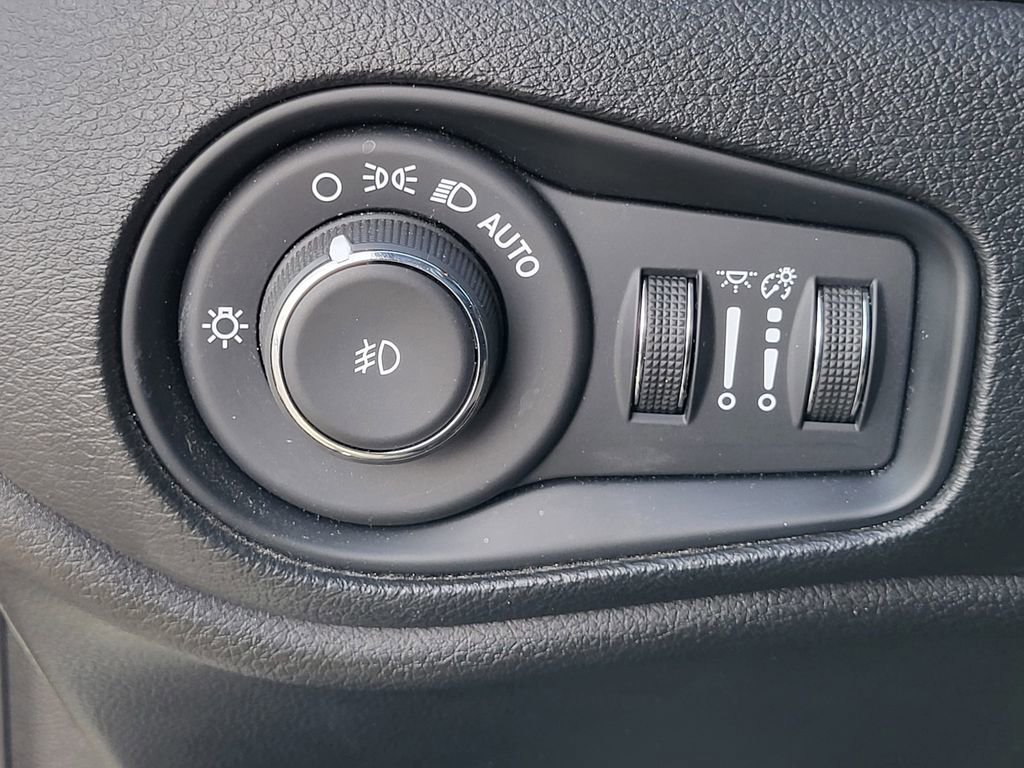 Used 2020 Jeep Renegade Limited image 22