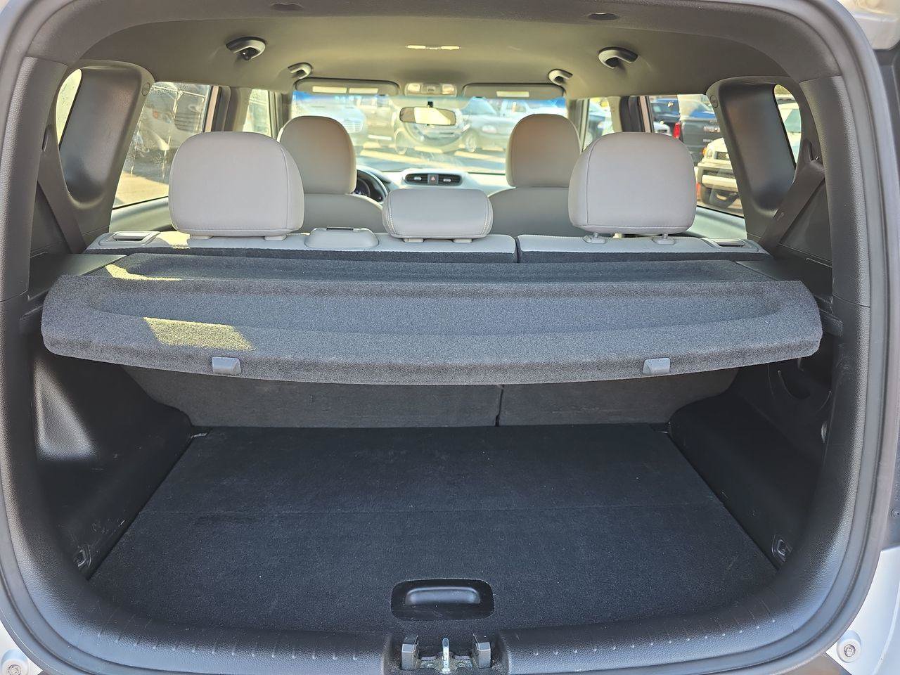 Used 2016 Kia Soul + FWD image 15