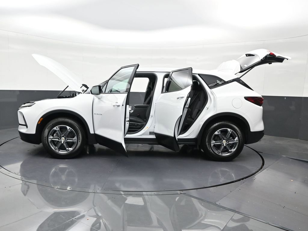 Used 2025 Chevrolet Blazer LT image 34