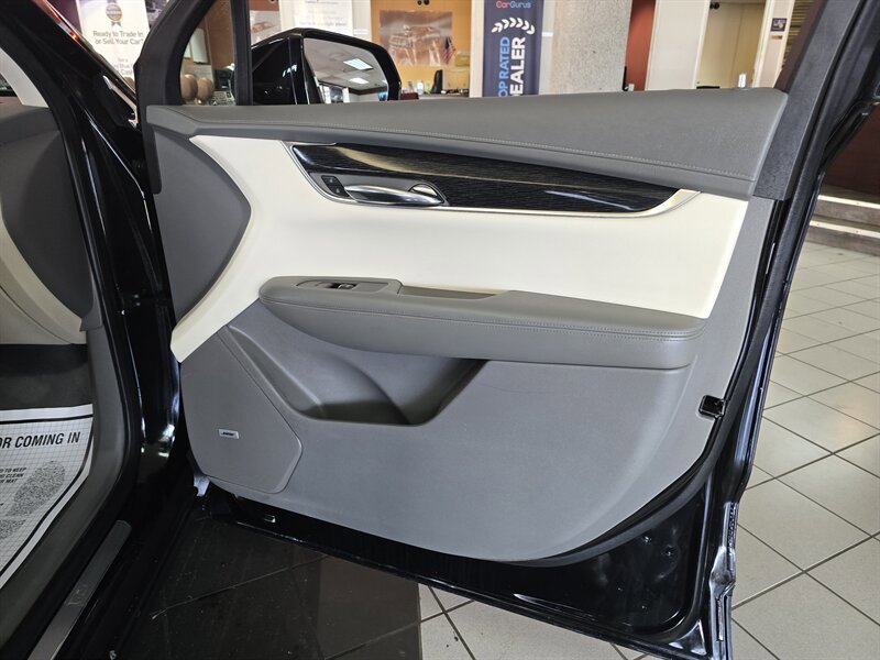 Used 2020 Cadillac XT6 Premium Luxury image 14