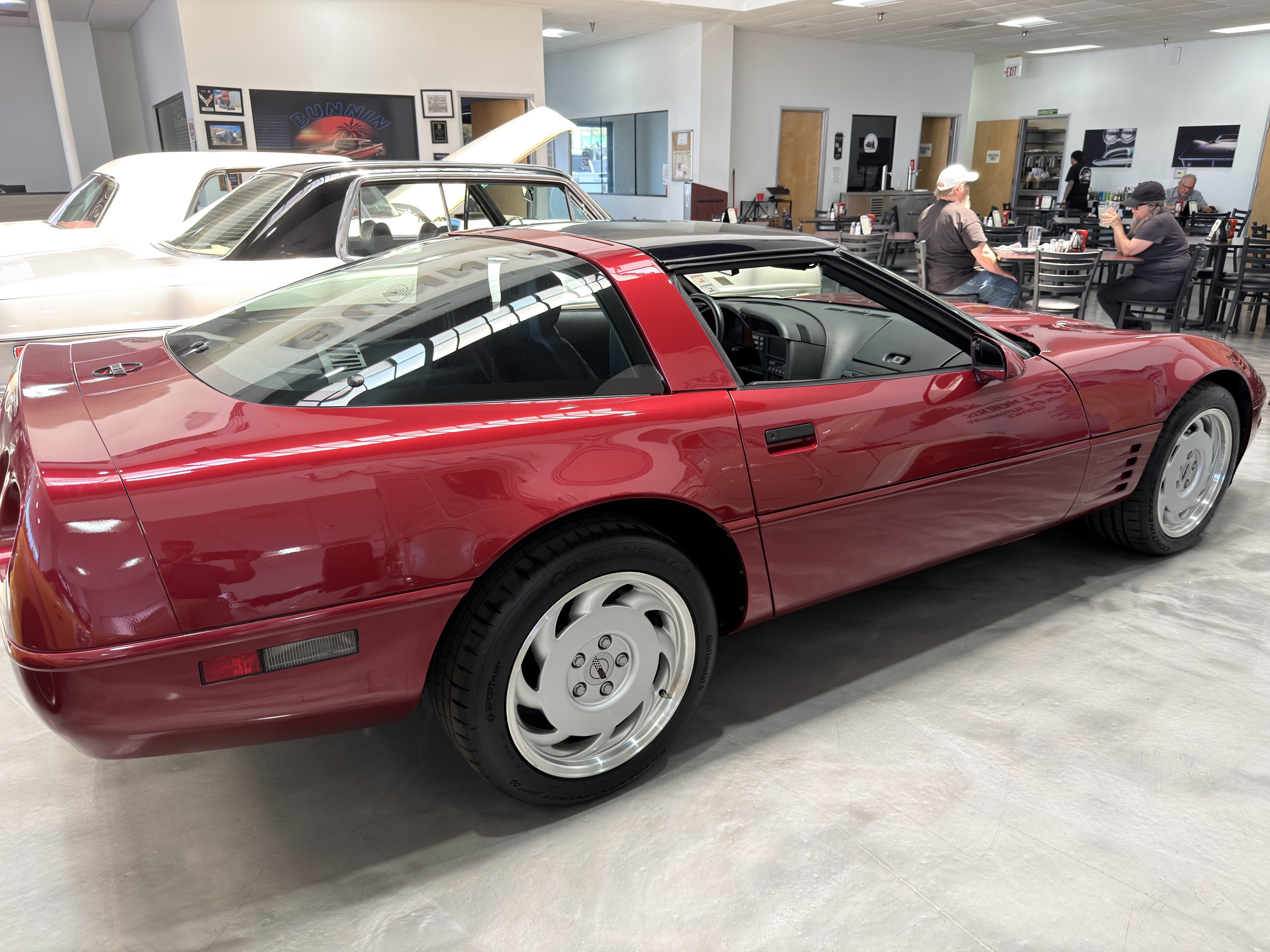 Used 1991 Chevrolet Corvette Coupe RWD image 9