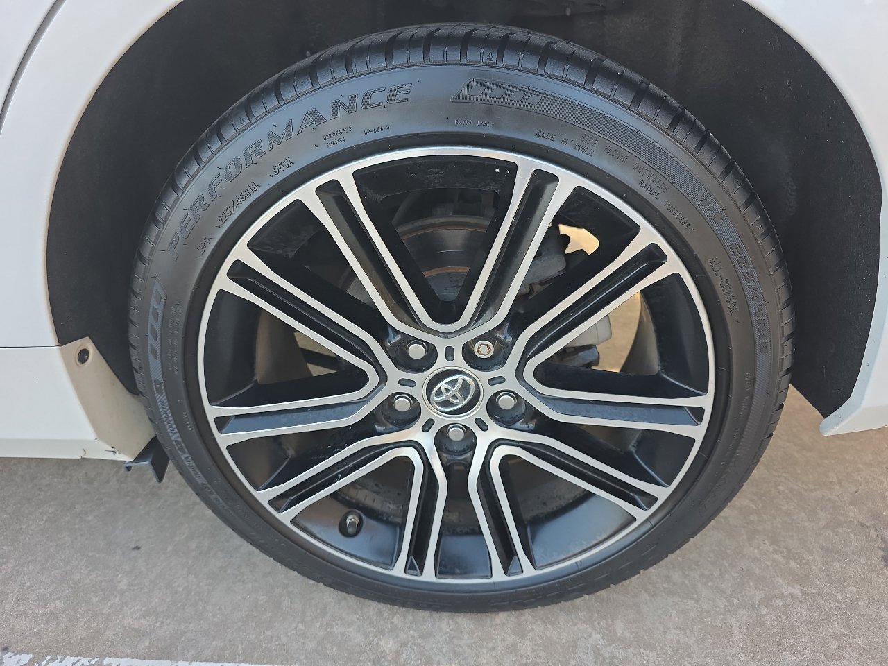 Used 2016 Toyota Camry SE image 30