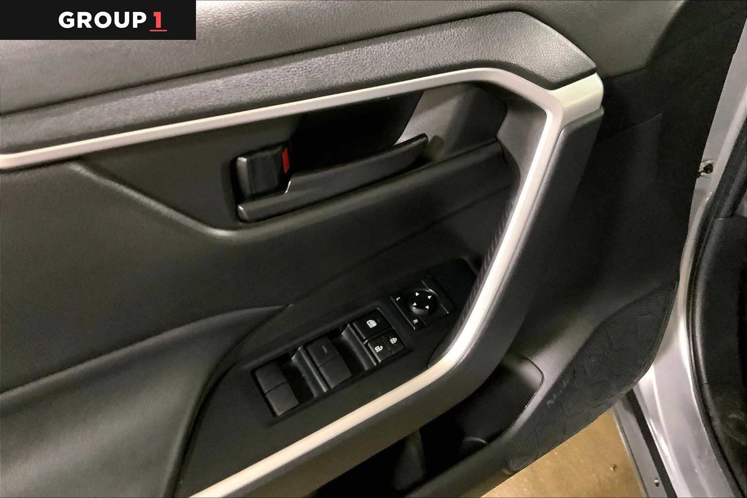 Used 2022 Toyota RAV4 LE image 34