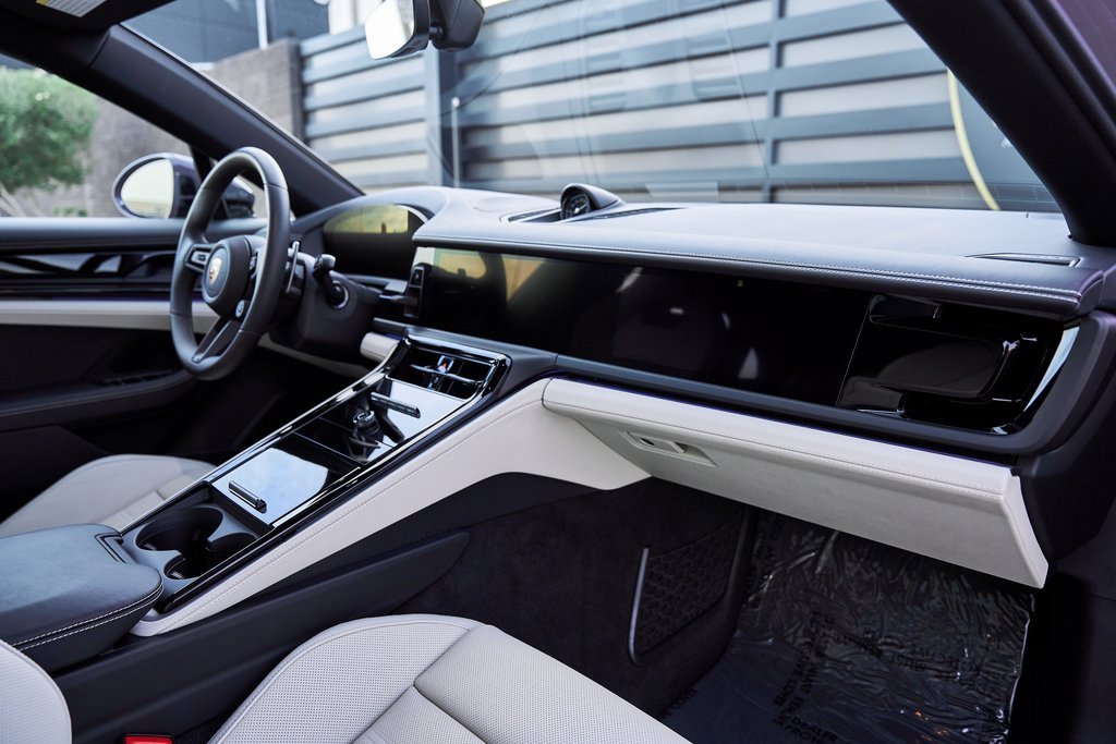 Used 2025 Porsche Panamera 4 w/ Premium Package image 45