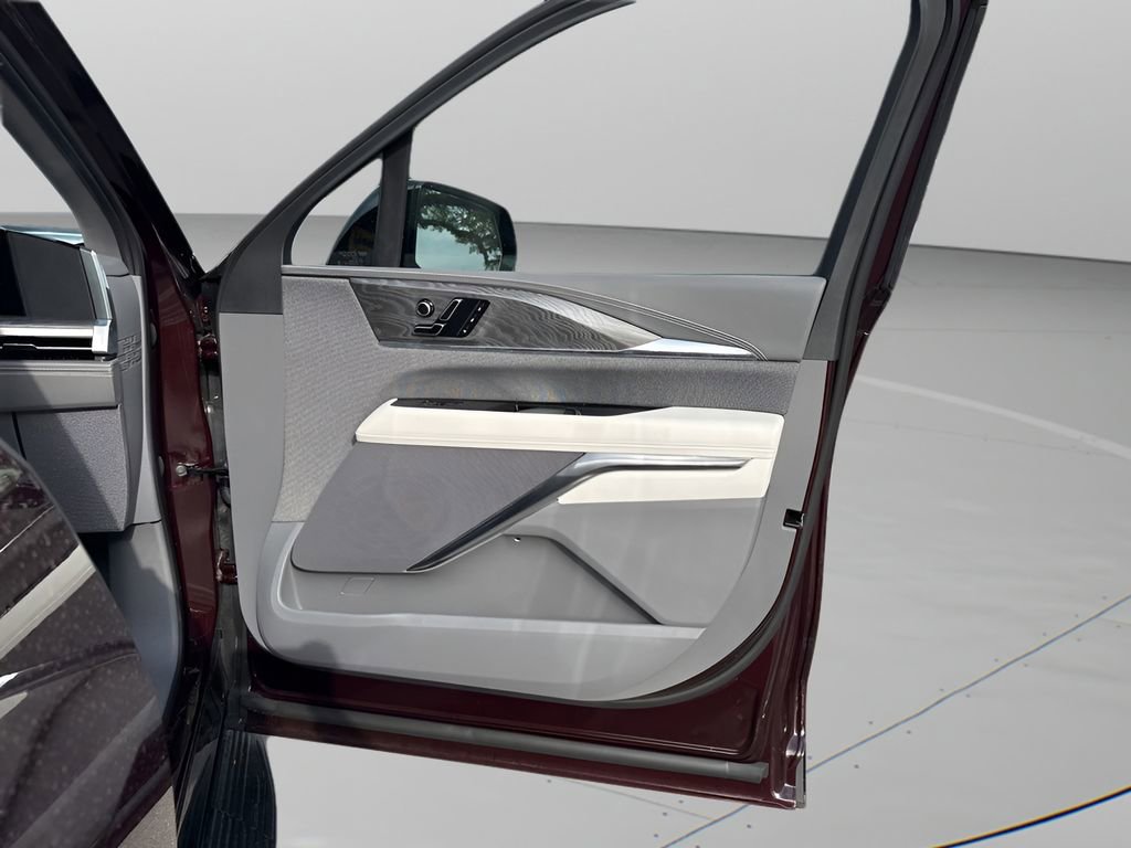 New 2025 Cadillac Escalade IQ Sport 1 w/ LPO, ONYX Package AWD/4WD image 13