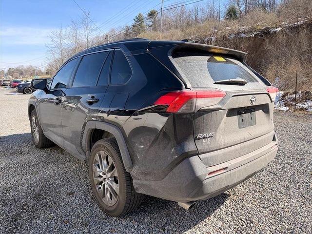 Used 2021 Toyota RAV4 XLE Premium image 18