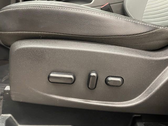 Used 2019 Ford Escape Titanium AWD/4WD image 11