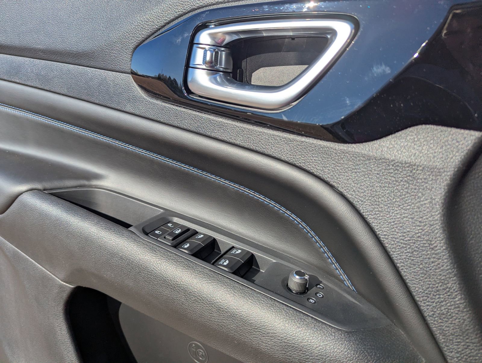 New 2026 Jeep Compass Limited image 14