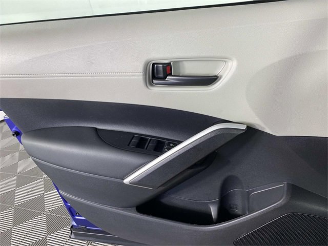 Used 2025 Toyota Corolla Cross LE image 23