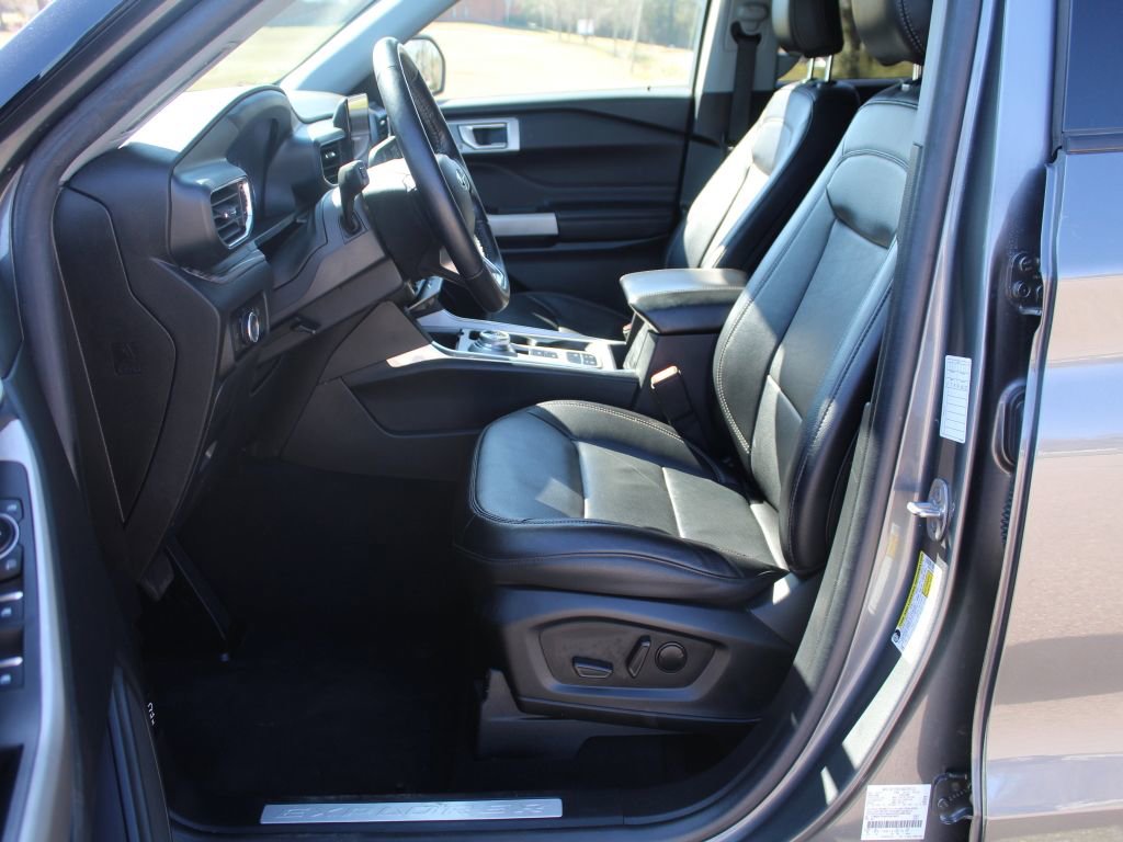 Used 2023 Ford Explorer Limited RWD image 3