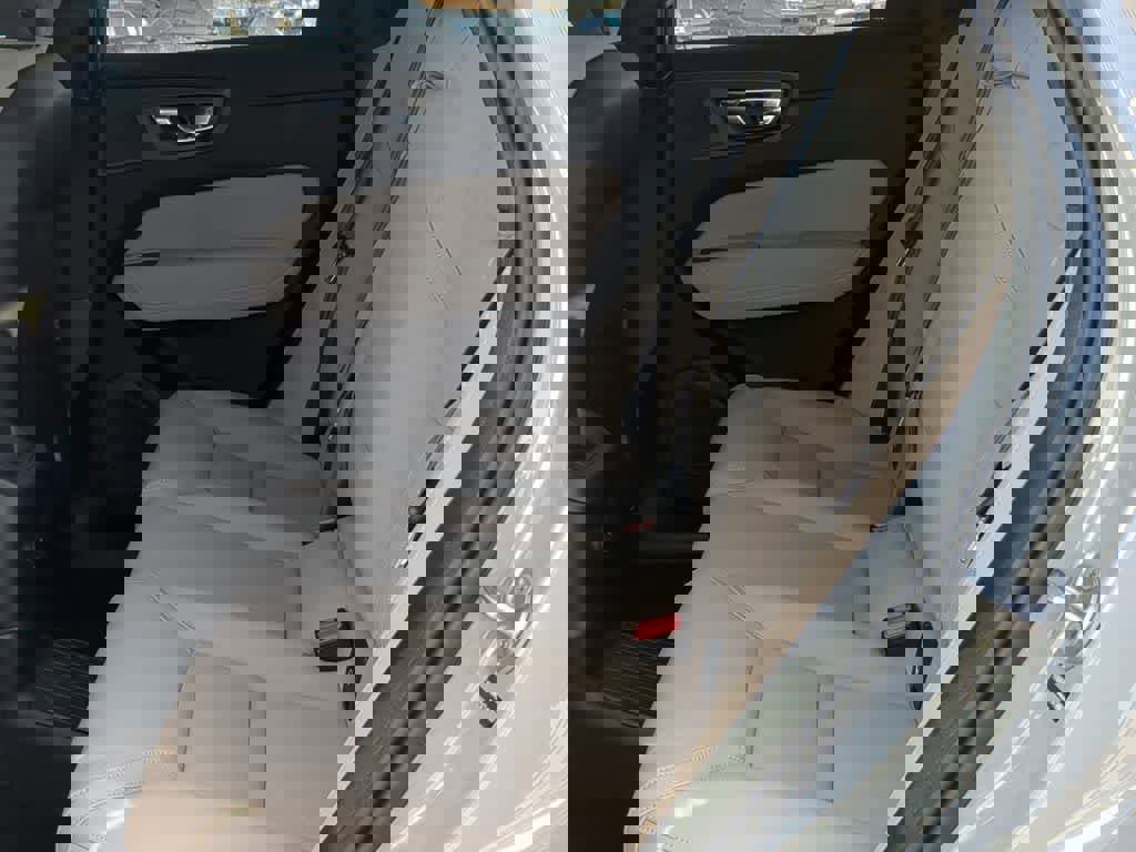 New 2026 Volvo XC60 T8 Plus w/ Protection Package Premier image 18