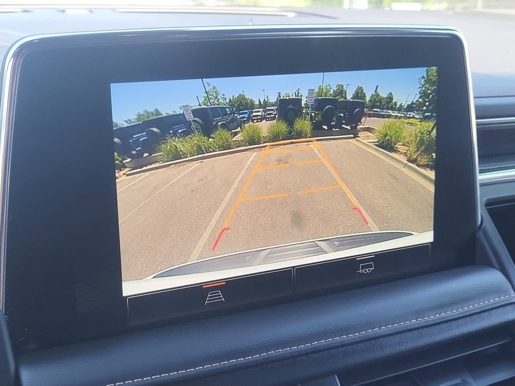 Used 2022 GMC Yukon XL AT4 AWD/4WD image 23