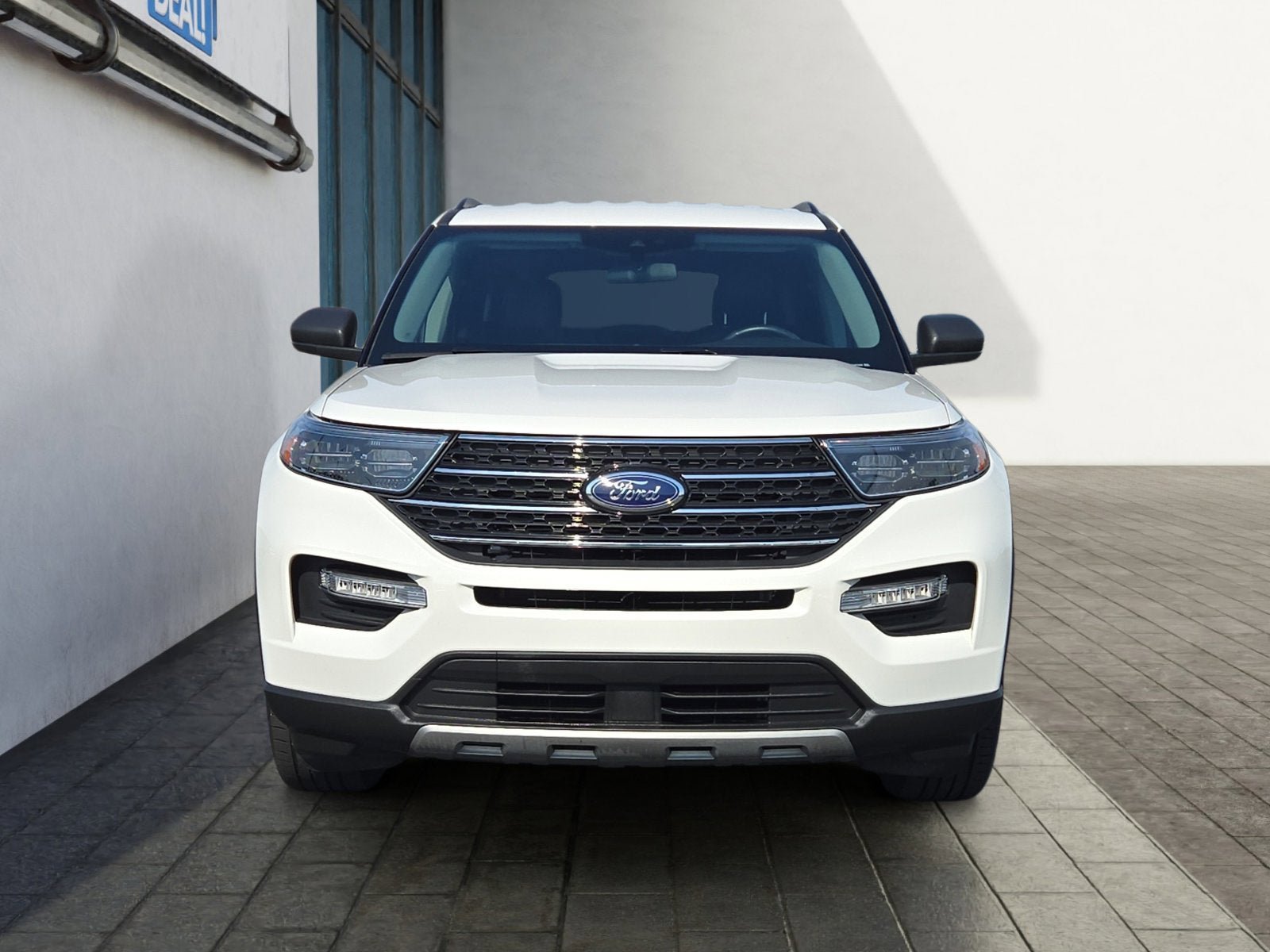 Certified 2022 Ford Explorer XLT w/ Equipment Group 202A AWD/4WD image 8