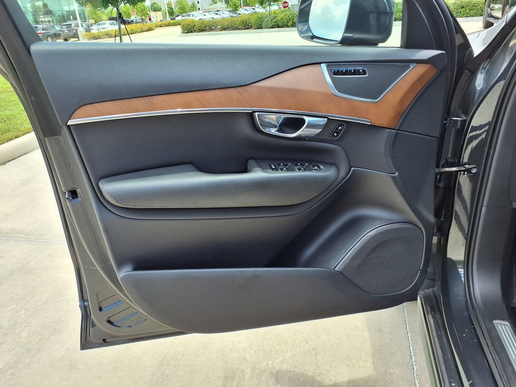 Used 2021 Volvo XC90 T6 Momentum w/ Advanced Package AWD/4WD image 10