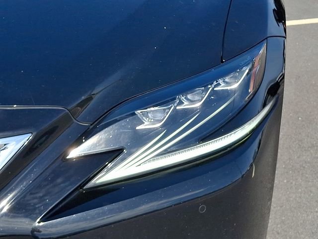 Used 2018 Lexus LS 500 w/ Interior Upgrade Package image 9