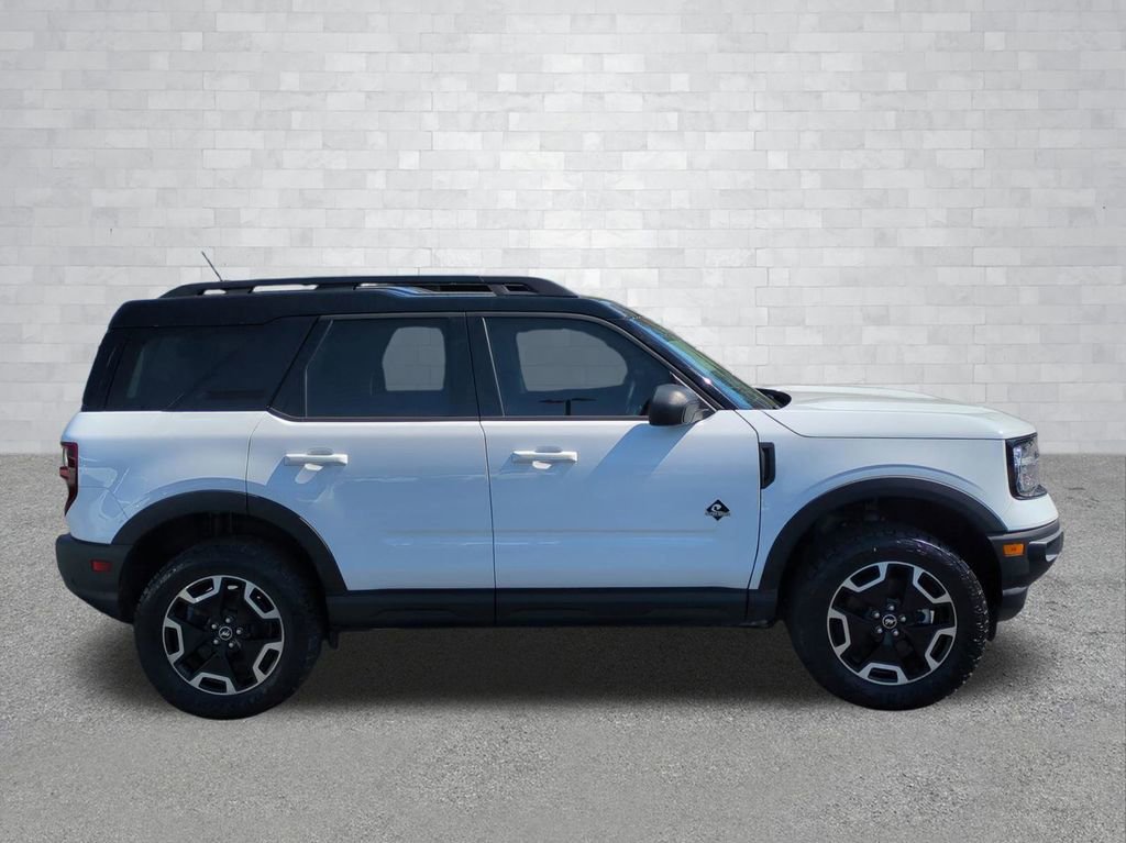 Used 2024 Ford Bronco Sport Outer Banks w/ Tech Package AWD/4WD image 3