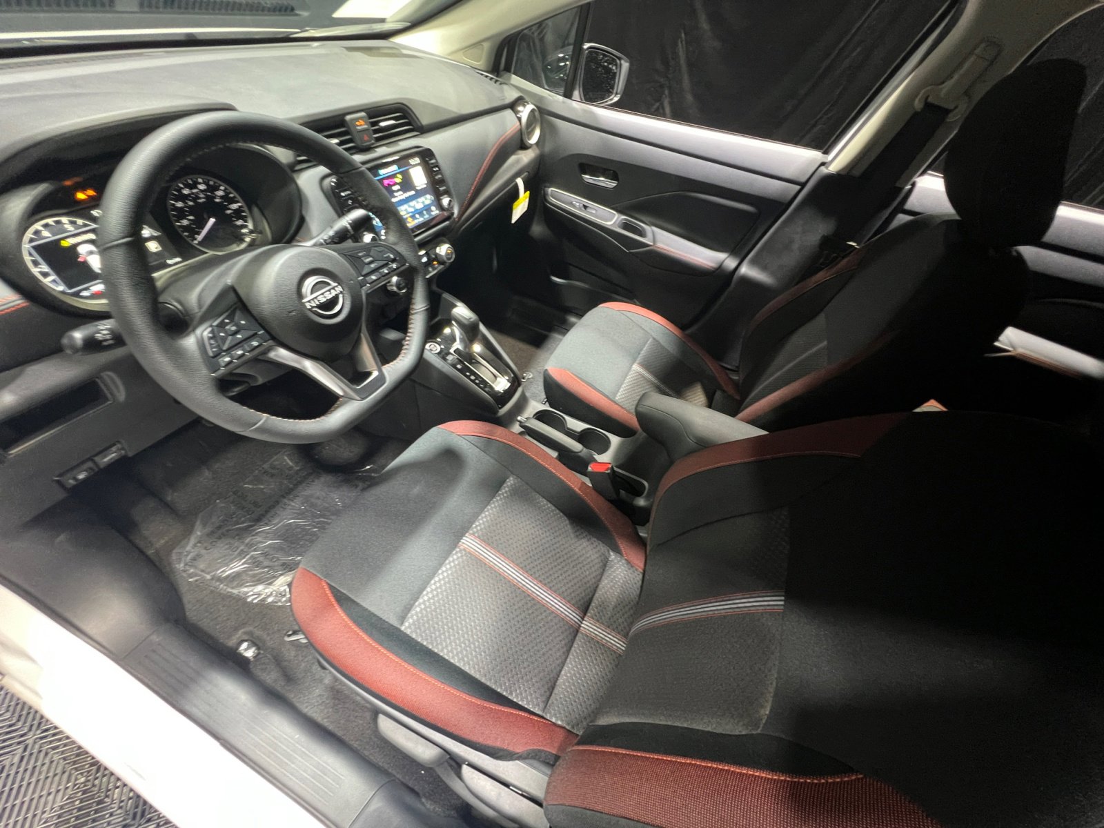 New 2025 Nissan Versa SR w/ Trunk Package image 33