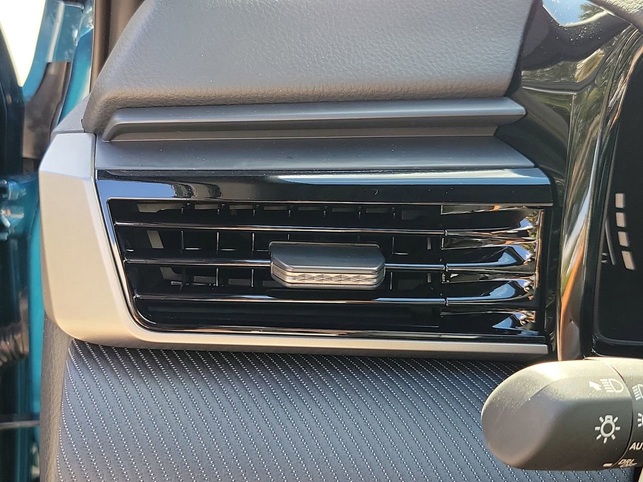 New 2026 Toyota Camry SE FWD image 32