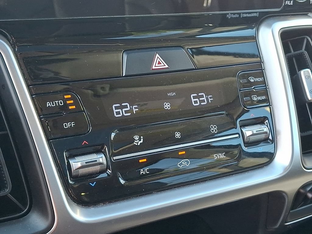 Certified 2022 Kia Sorento S w/ Panoramic Sunroof Package AWD/4WD image 20