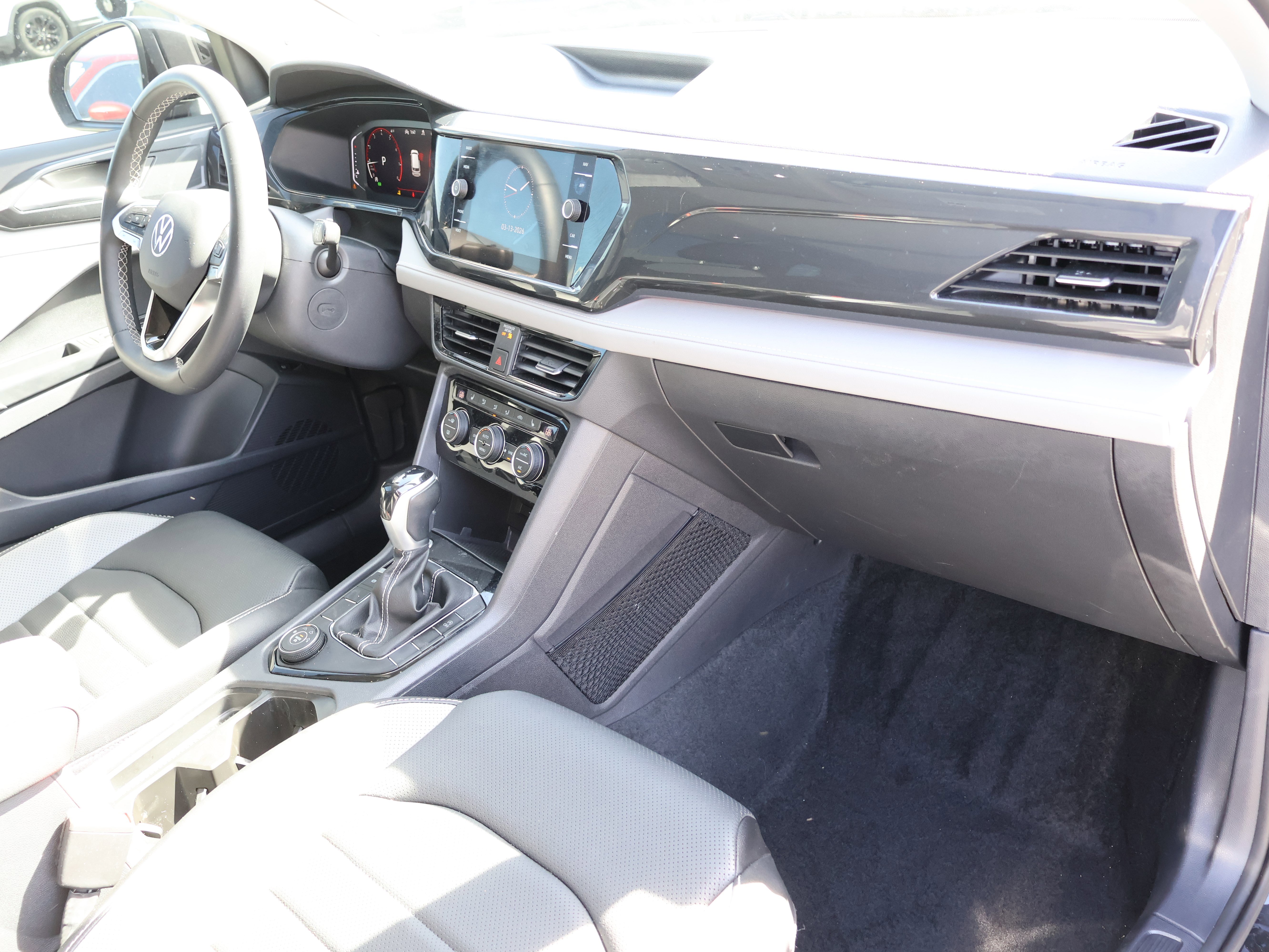 Used 2023 Volkswagen Taos SEL image 11