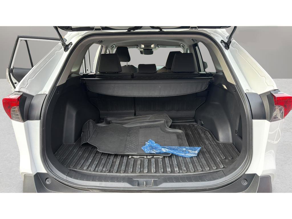 Used 2022 Toyota RAV4 XLE image 18