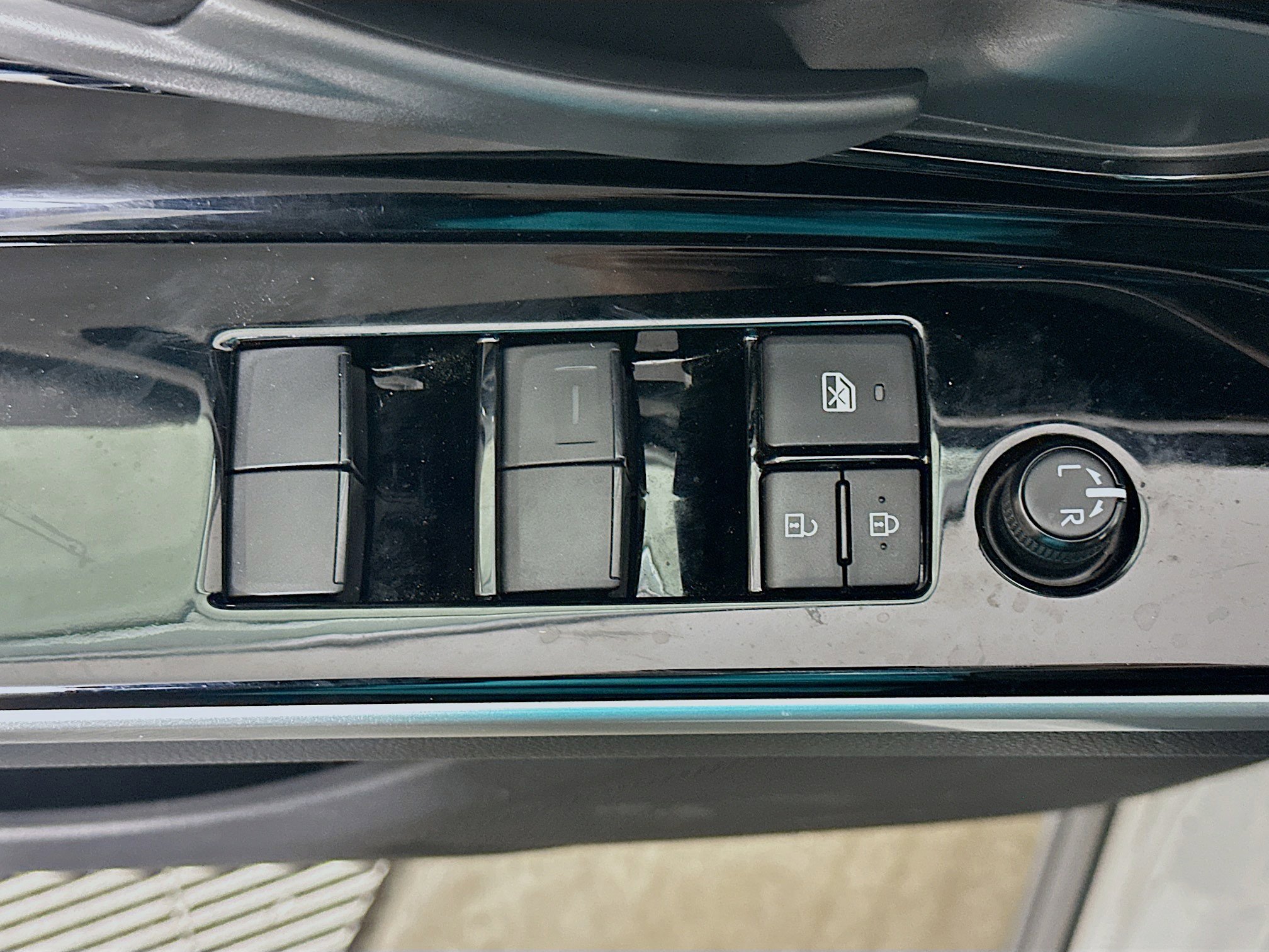 Used 2024 Toyota bZ4X XLE w/ Weather Package image 15