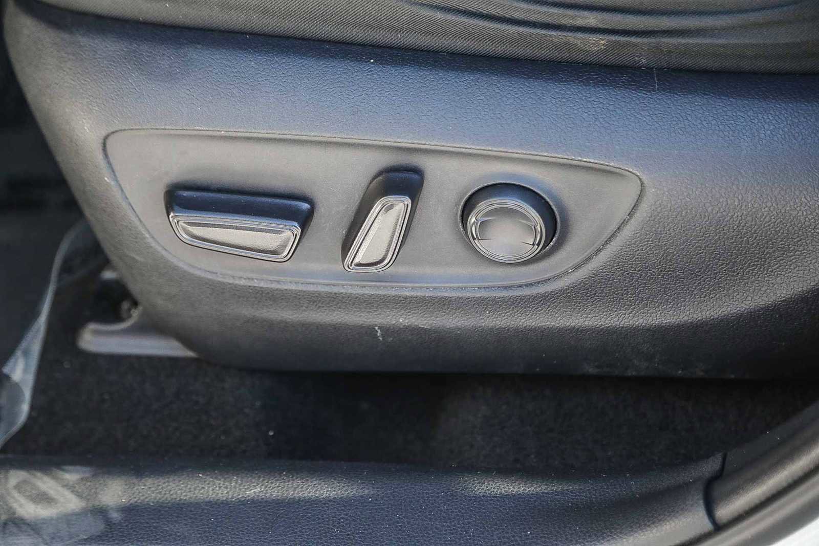 Certified 2020 Toyota RAV4 XLE image 20