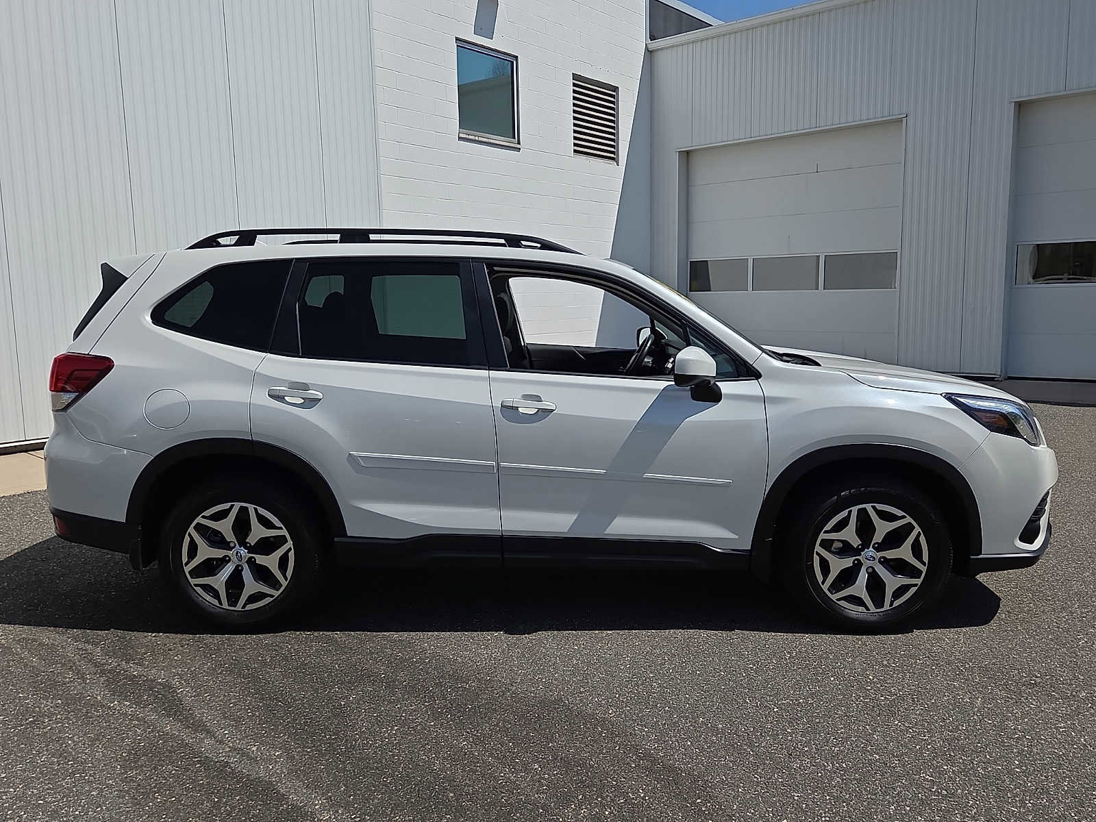 Used 2023 Subaru Forester Premium AWD/4WD image 7