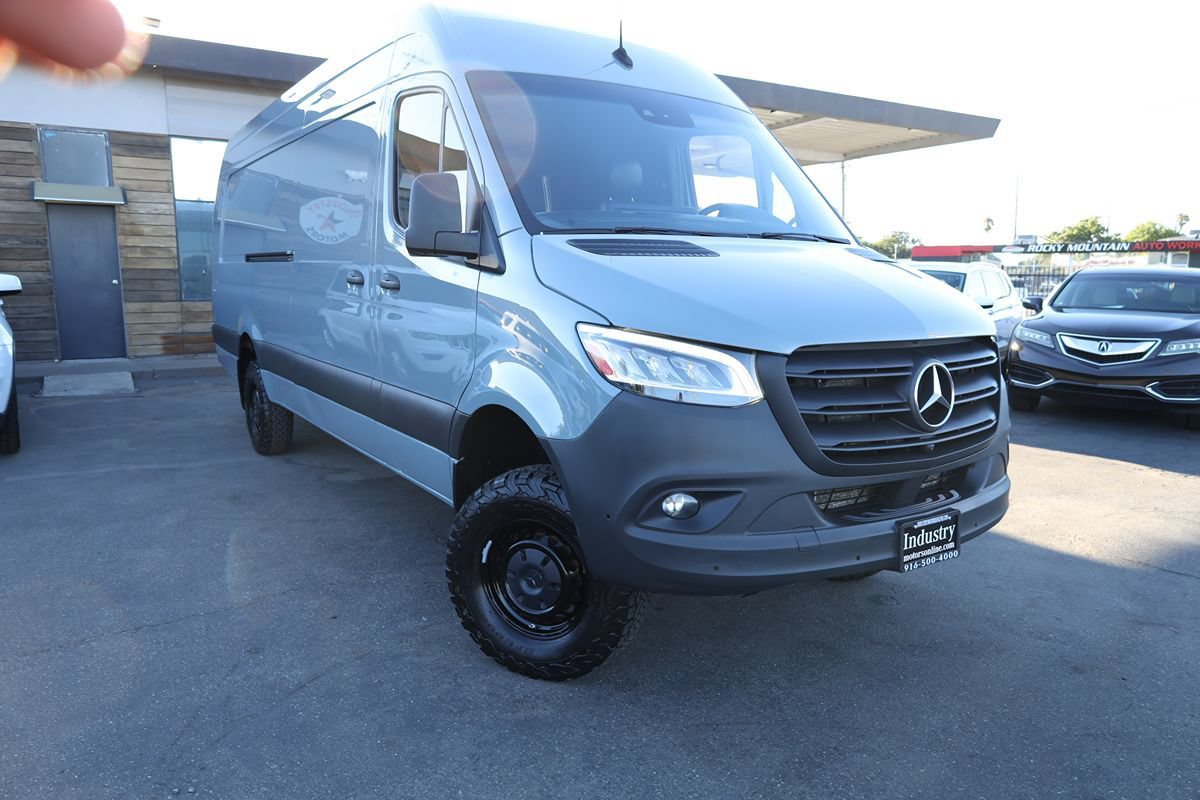 Used 2023 Mercedes-Benz Sprinter 2500 image 2