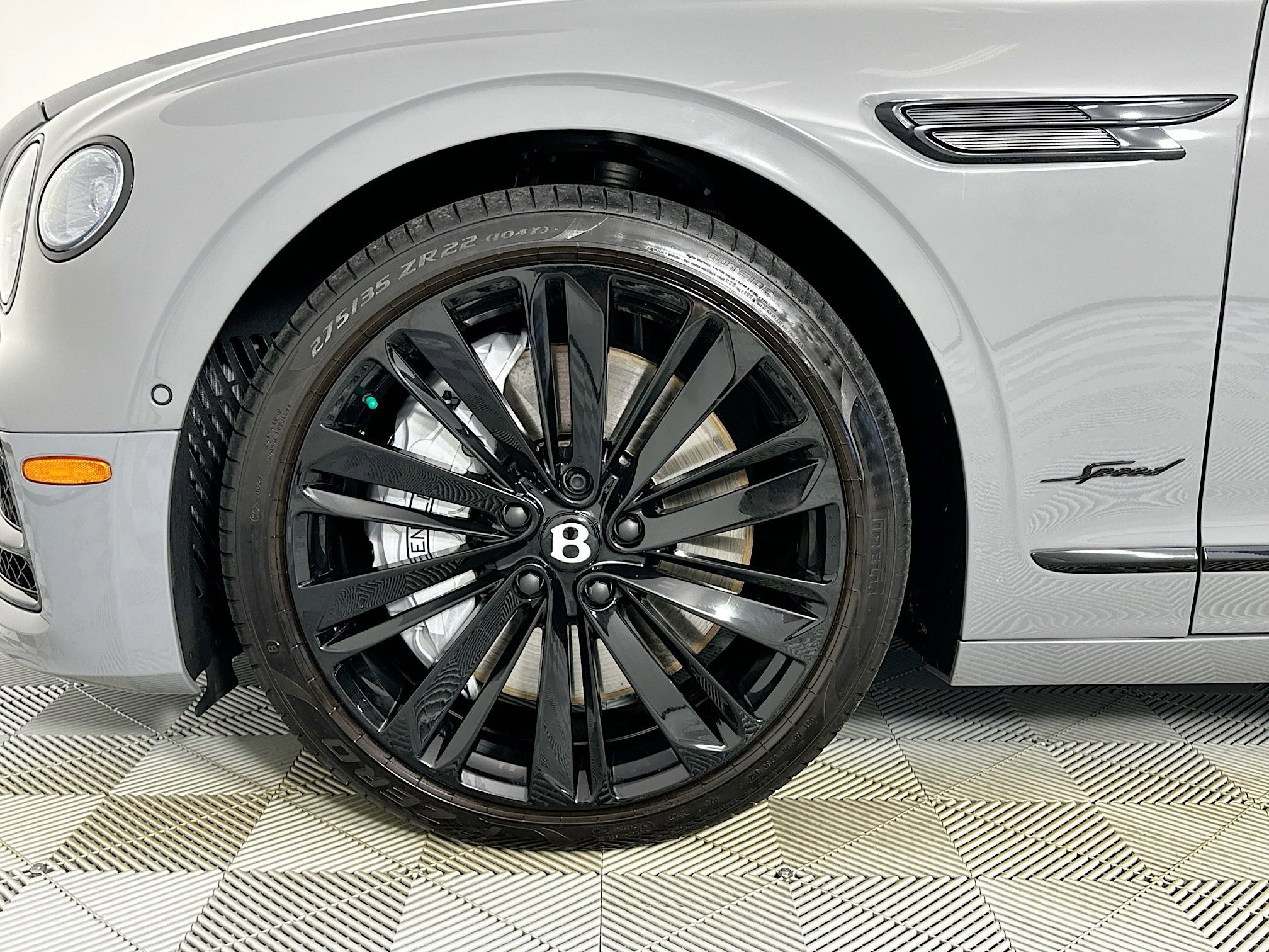 Certified 2024 Bentley Flying Spur W12 image 6