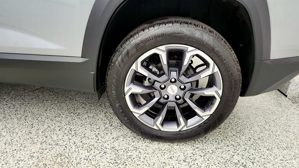 Used 2026 GMC Terrain Elevation w/ Elevation Premium Package FWD image 9