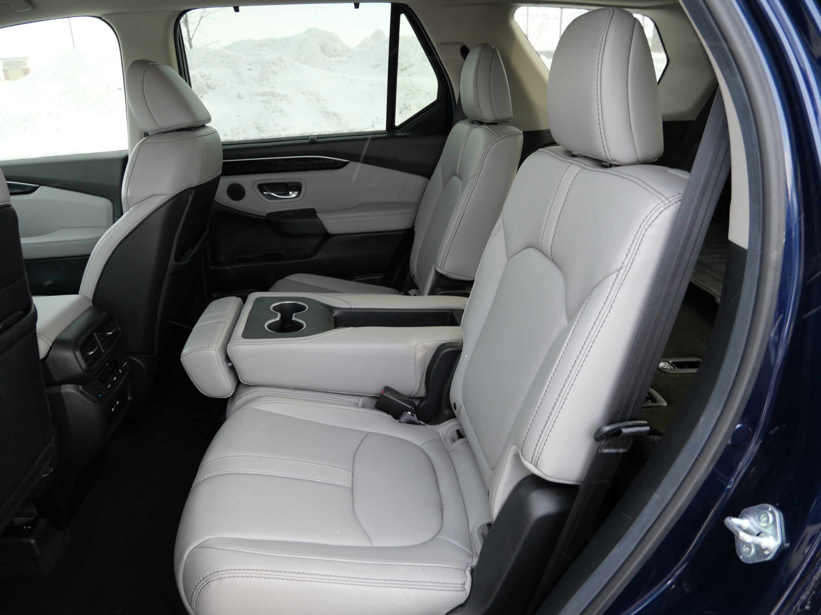 Used 2025 Honda Pilot EX-L image 11