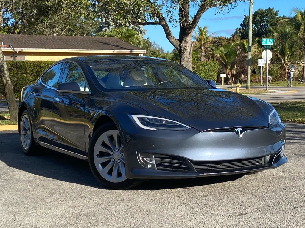 Used 2020 Tesla Model S Long Range Plus image 5