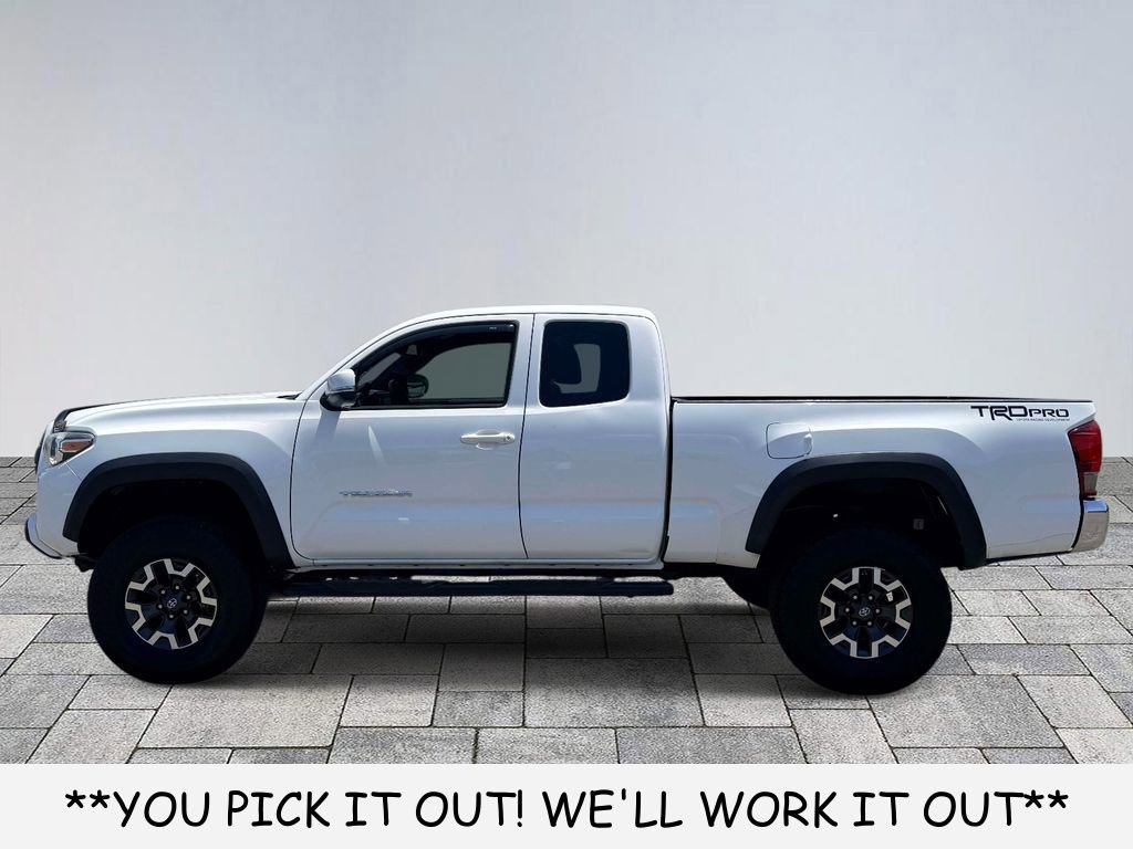 Used 2017 Toyota Tacoma TRD Off-Road w/ Tow Package AWD/4WD image 4