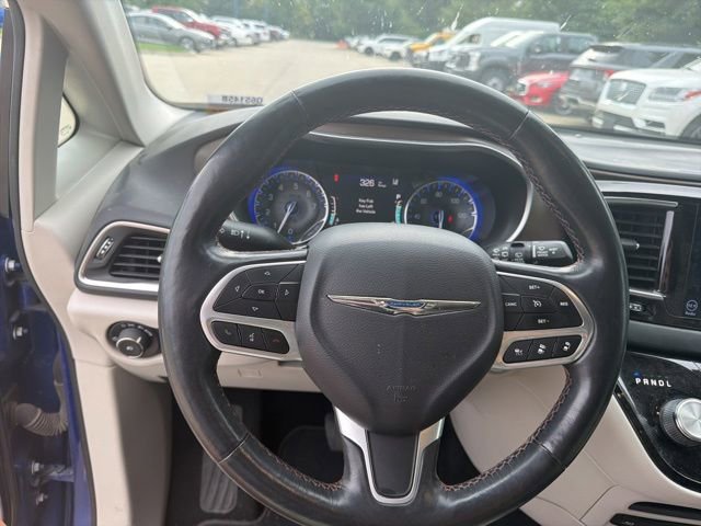 Used 2019 Chrysler Pacifica Touring-L Plus w/ Advanced Safetytec Group FWD image 24