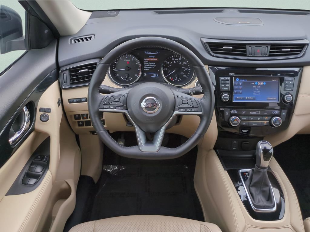 Used 2017 Nissan Rogue SL w/ SL Premium Package image 15