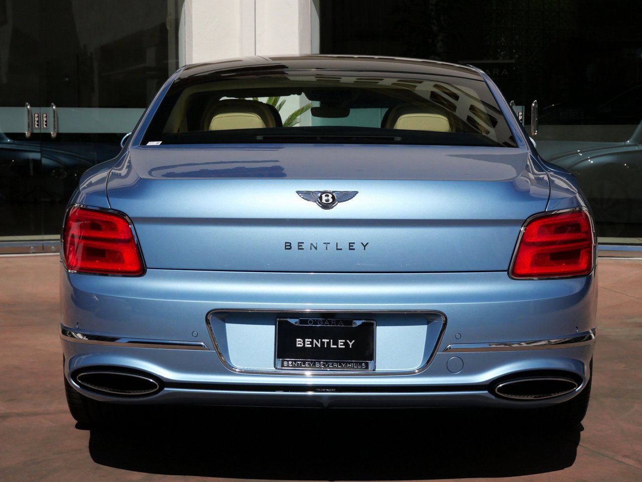 New 2026 Bentley Flying Spur Azure image 8