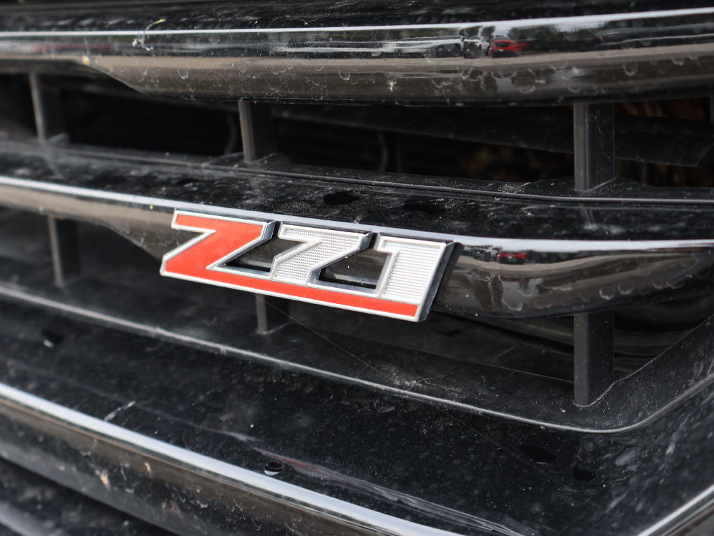 Used 2018 Chevrolet Silverado 1500 LT w/ All Star Edition AWD/4WD image 8