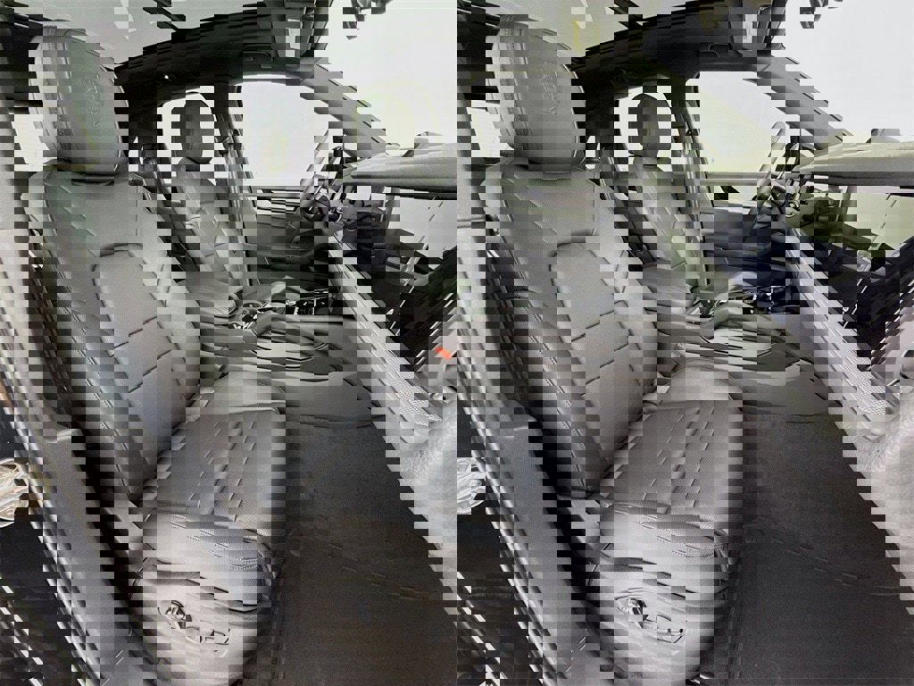 New 2026 Porsche Cayenne image 32