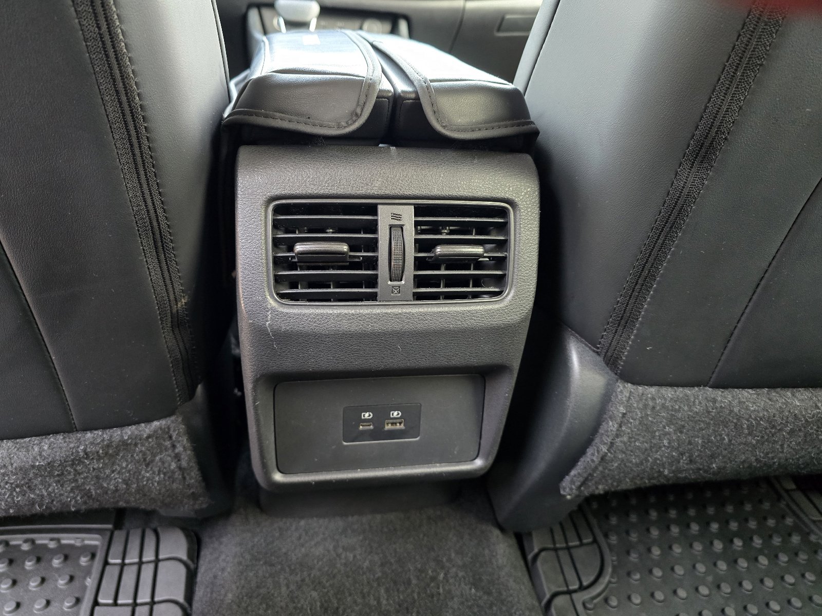 Used 2023 Nissan Rogue SV w/ SV Premium B Package image 24