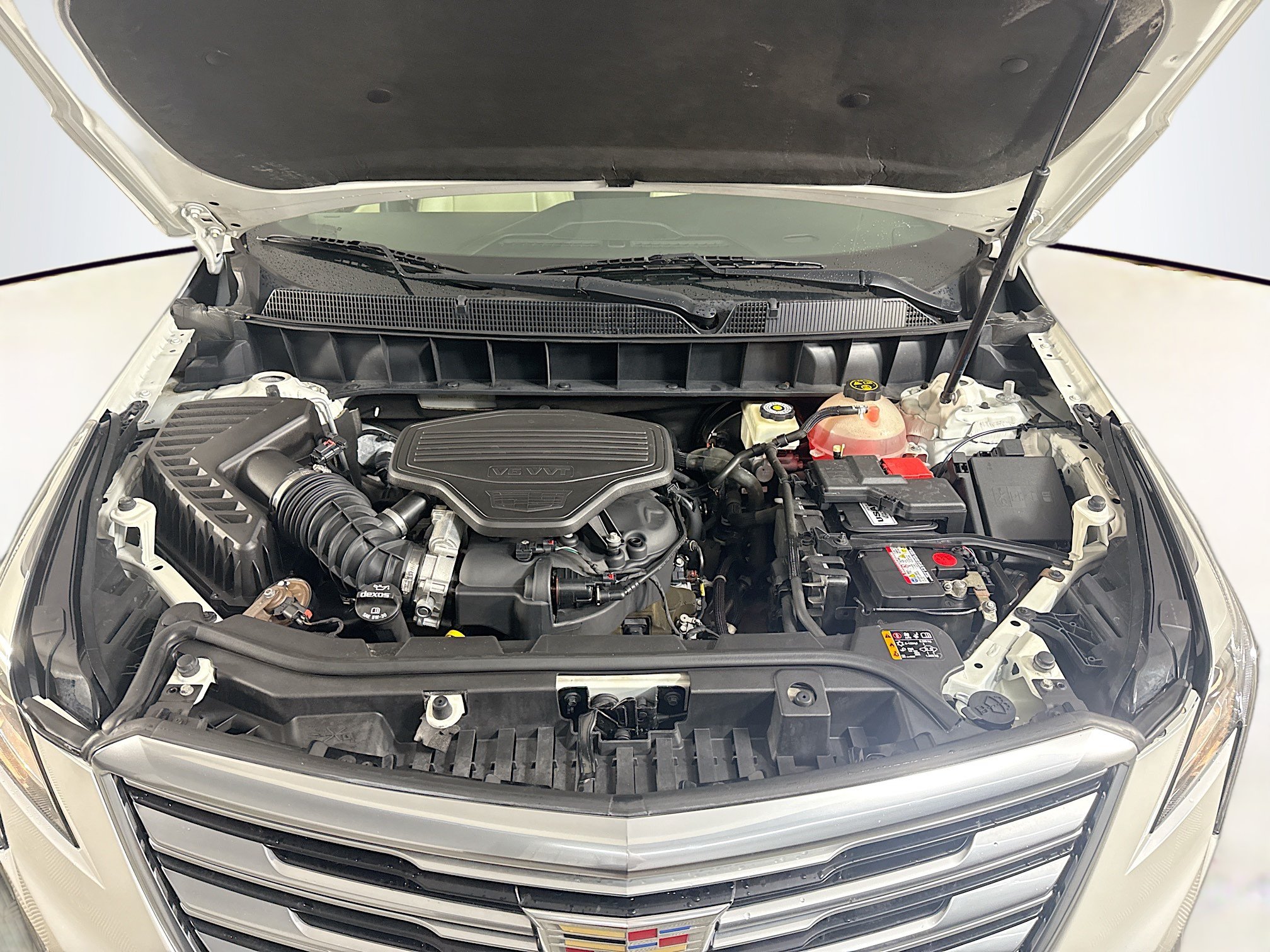 Used 2018 Cadillac XT5 Luxury w/ Driver Awareness Package FWD image 39