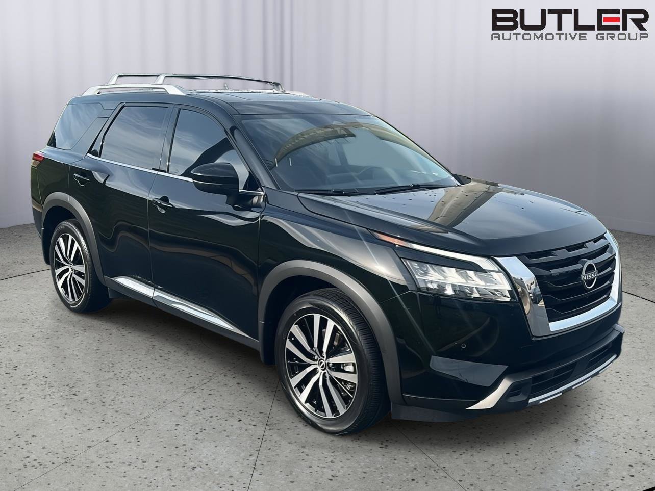 Used 2023 Nissan Pathfinder Platinum image 8