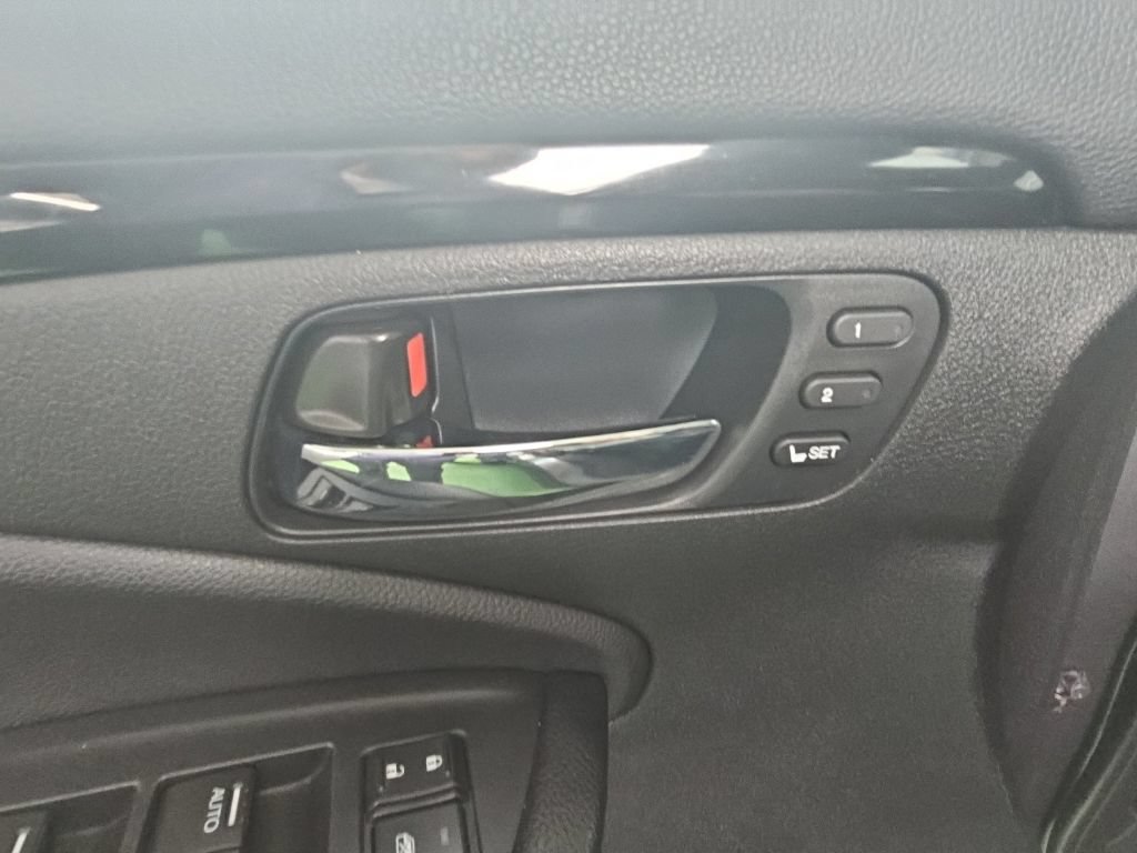 Used 2016 Honda Pilot Touring image 13