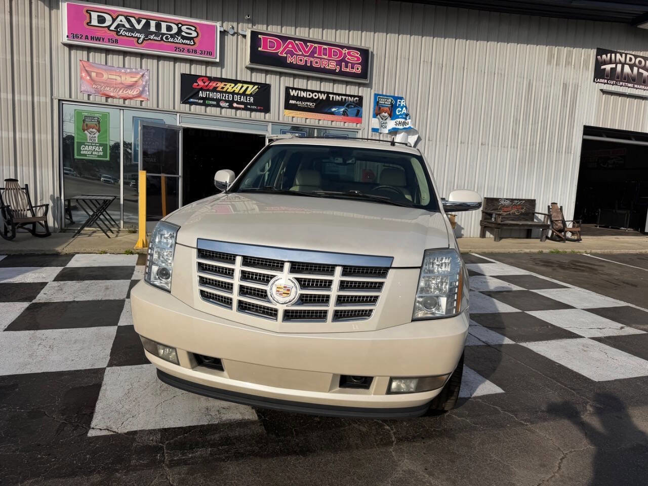 Used 2008 Cadillac Escalade EXT image 3