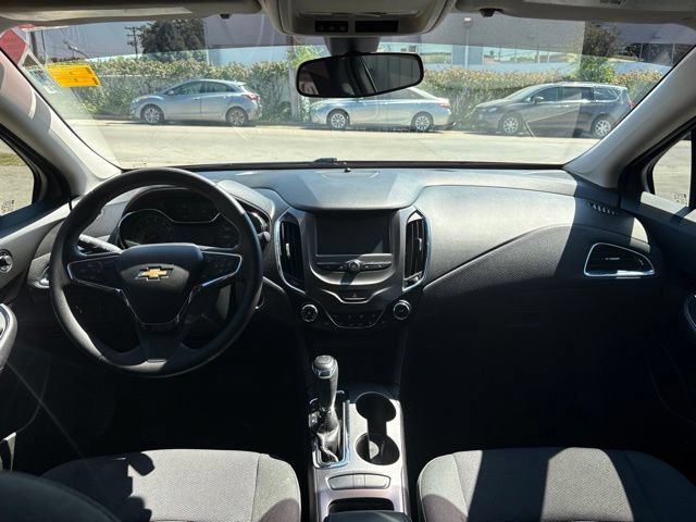 Used 2017 Chevrolet Cruze LT w/ Convenience Package FWD image 16