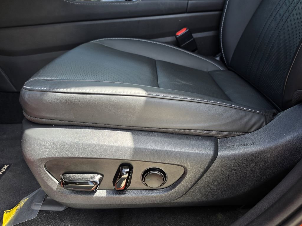 Used 2024 Lexus NX 250 FWD w/ Towing Package (2000 Lbs) image 13