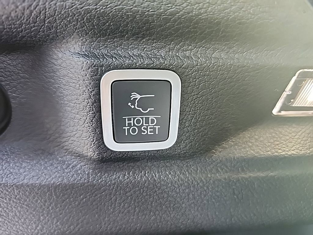 New 2025 Jeep Grand Cherokee L Limited w/ Black Appearance Package image 20