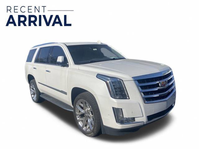 Used 2020 Cadillac Escalade Luxury AWD/4WD image 2