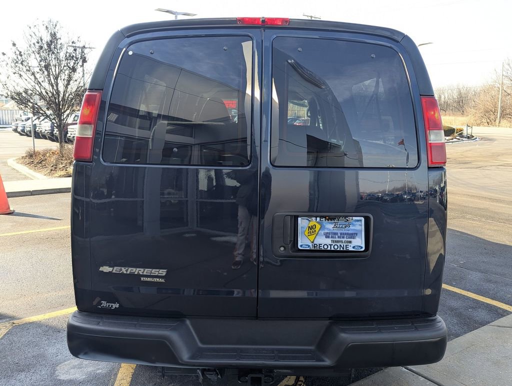 Used 2014 Chevrolet Express 3500 LS image 4