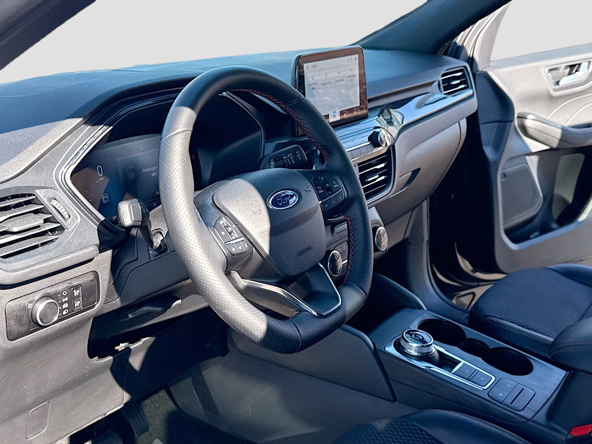 Used 2025 Ford Escape ST-Line image 4